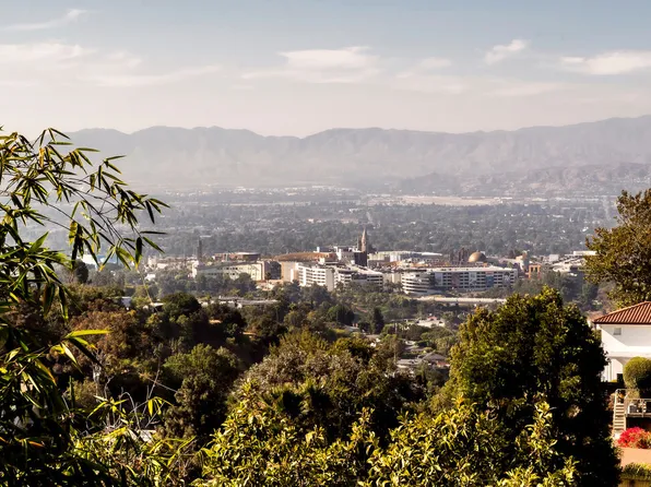 7265 Caverna Dr, Los Angeles, CA 90068