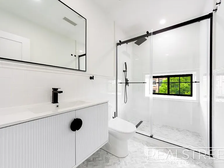 536A Monroe St #3 — Photo 7