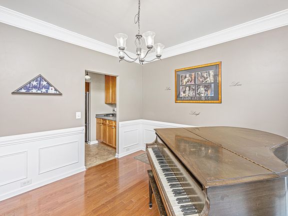 5th image of 126 Sarmiento Ln