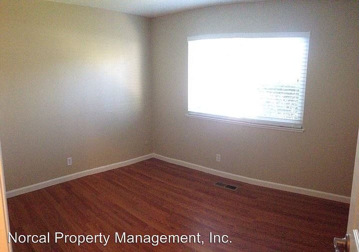 1st image of 770 W Valley Dr APT 1