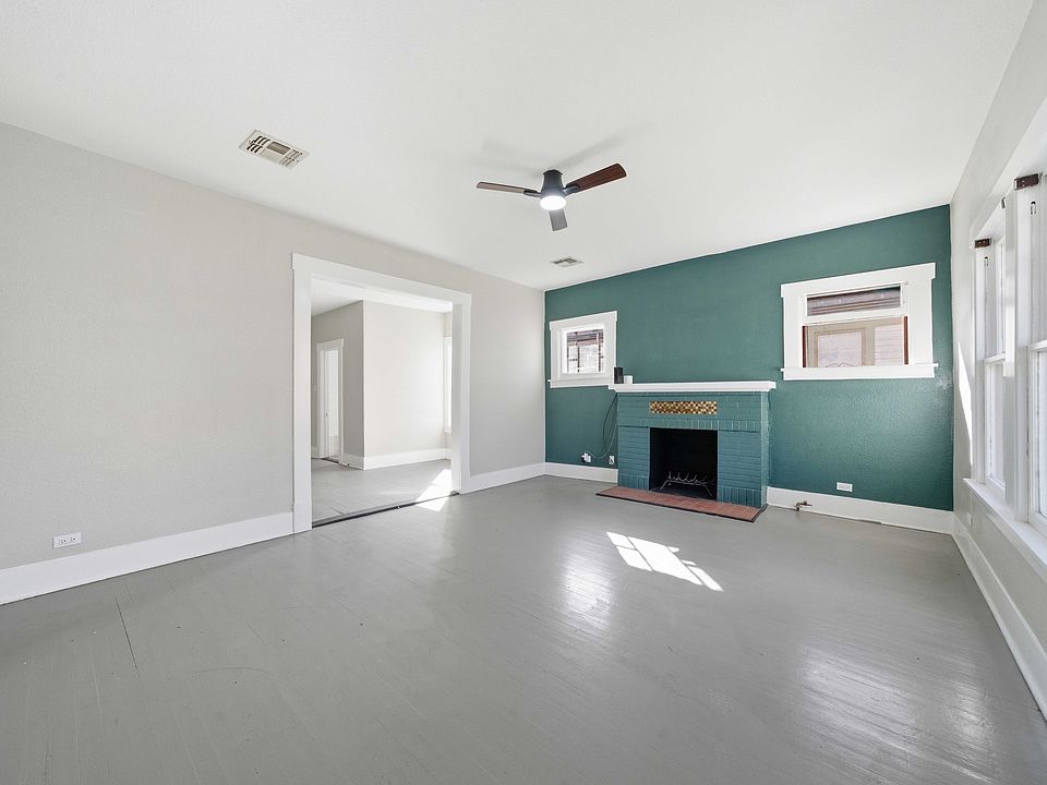 1st image of 122 Biering St #2