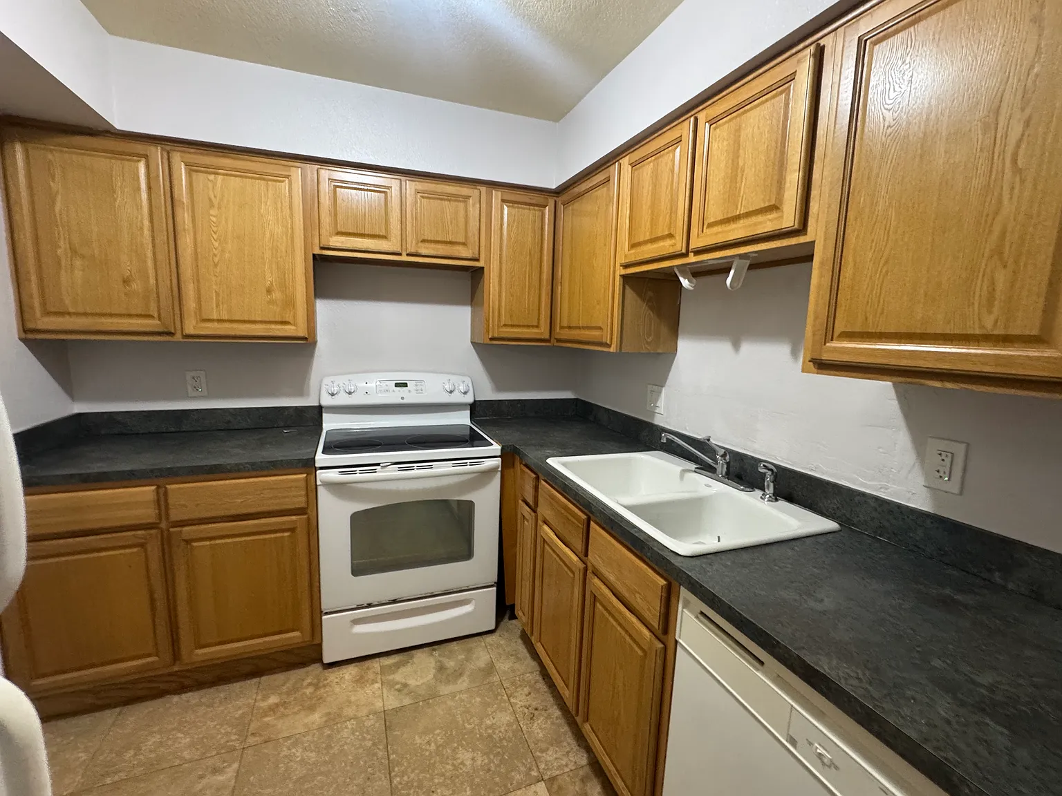 1 bed, 750 sqft, $1,295 — Photo 4