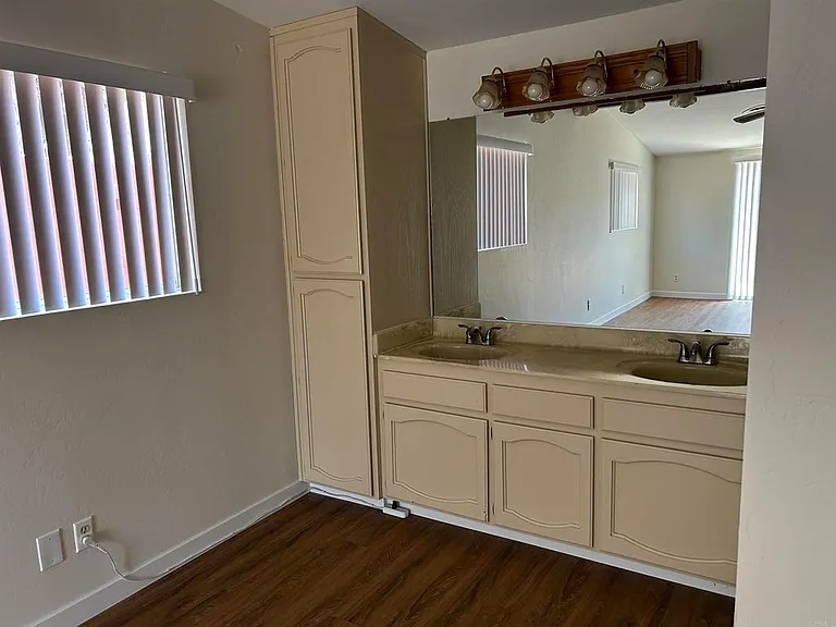 8621 Willow Ter — Photo 25