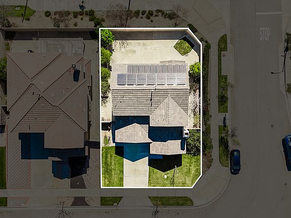 3rd image of 16225 Soapberry Ln