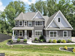 5135 Mountain Ridge Ln, Harrisburg, PA 17112