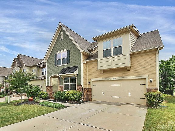 3rd image of 2006 Lily Pond Cir