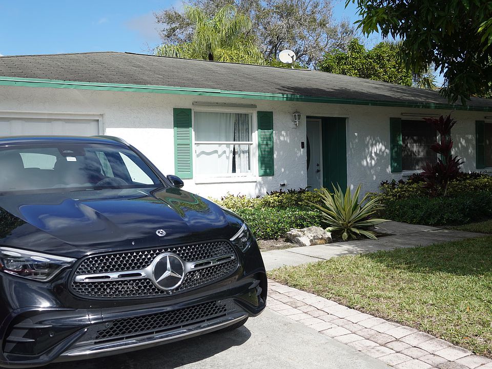 1st image of 5805 BOSQUE Lane