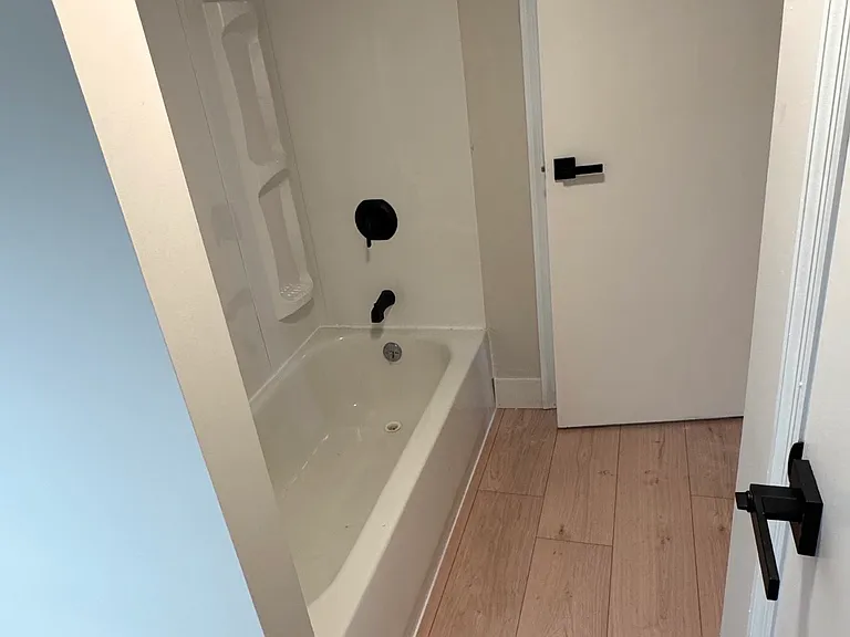 10 Dickinson Ave #3 — Photo 4
