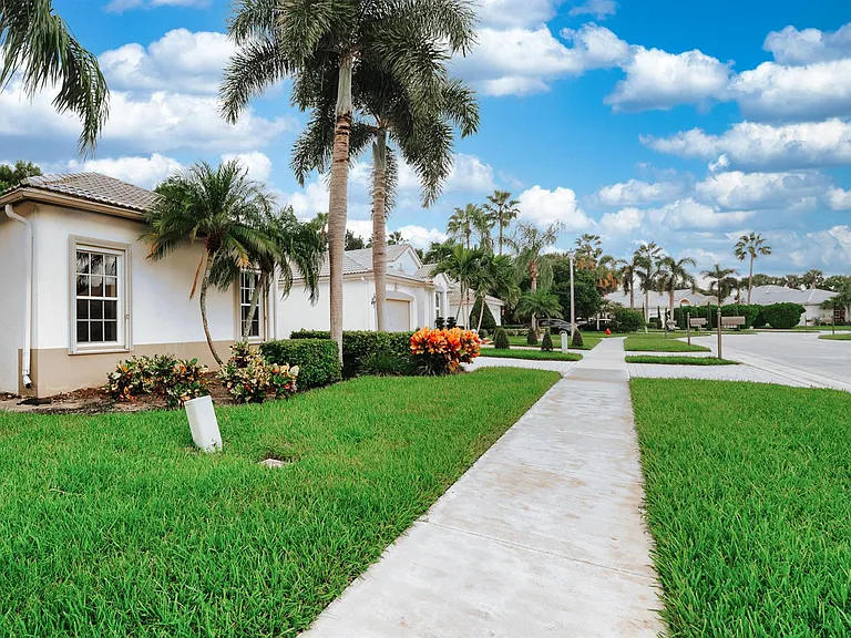 7512 Eagle Point Dr — Photo 3