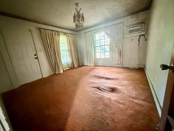 4th image of 318 Brewer St