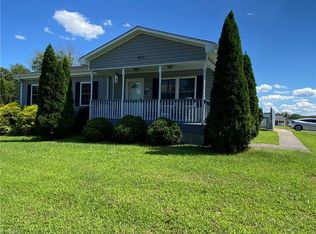 983 Newsome St, Mount Airy, NC 27030