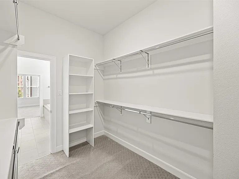719 Leverkuhn St — Photo 34
