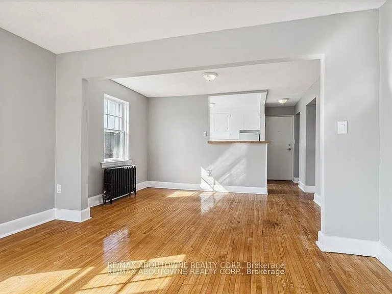 133 N Service Rd E #6 — Photo 5