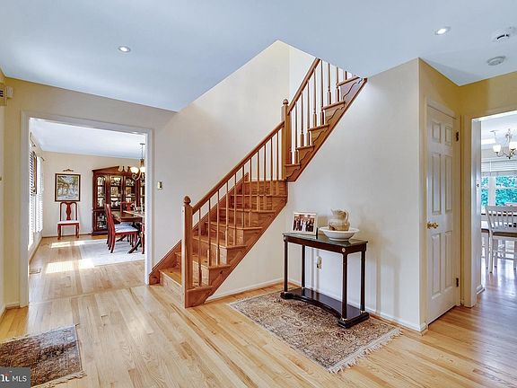 2nd image of 19 Ridgewood Way