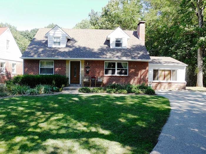 Spacious 1-1/2 story