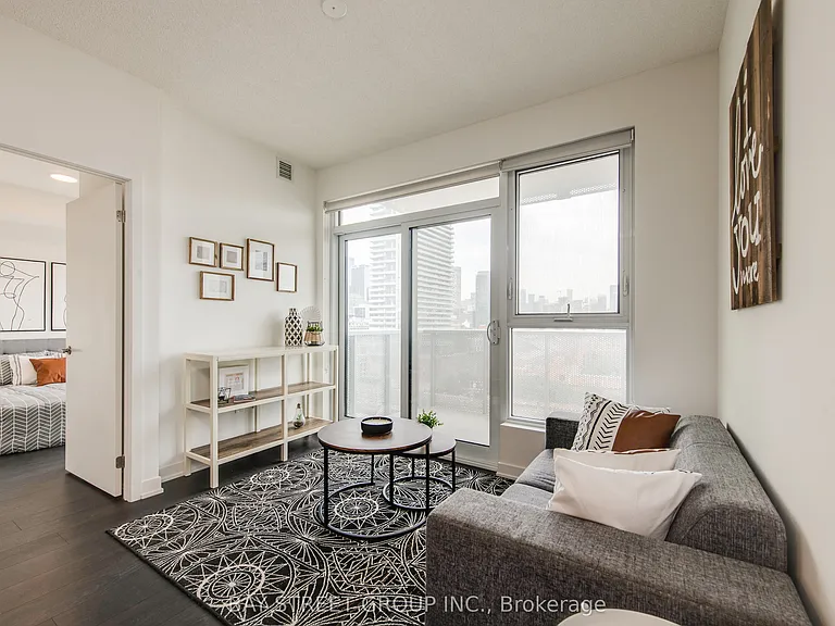 20 Richardson St #918 — Photo 12