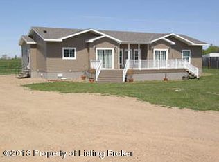 106 8508th St SW, Bowman, ND 58623