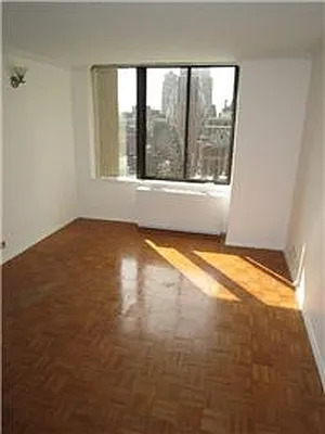 Rented by Sumitomo Real Estate Sales | media 22