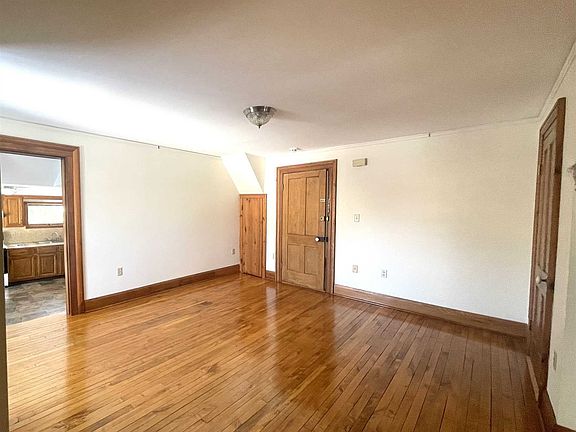 4th image of 28 Park Pl