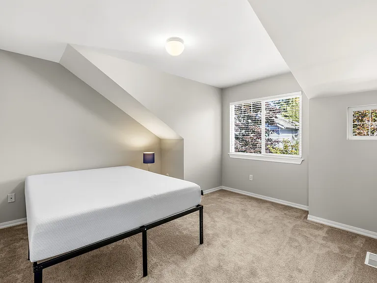 8829 NE 178th St — Photo 31