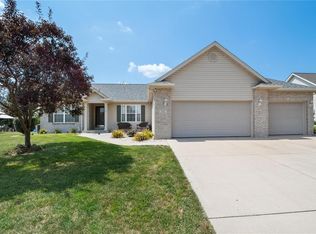 752 Fieldview Dr, Smithton, IL 62285