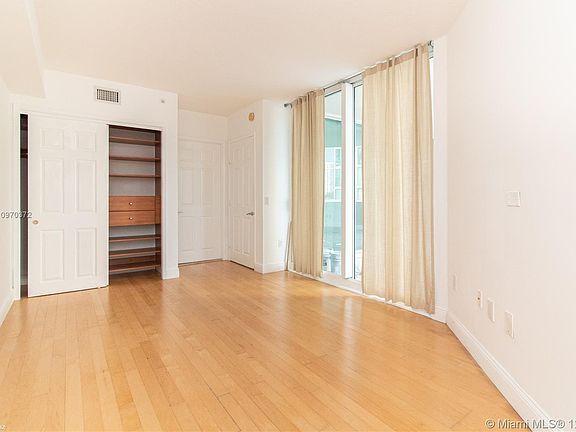 5th image of 3370 NE 190th St APT 412