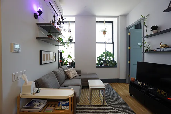 Rented by Rennit Inc. | media 26