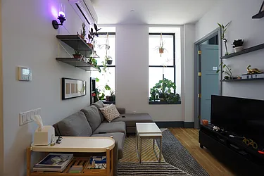 Rented by Rennit Inc.