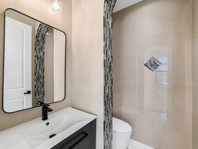 9065 Watercrest Cir #E — Photo 24