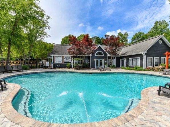 2325 Woodcrest Walk #303