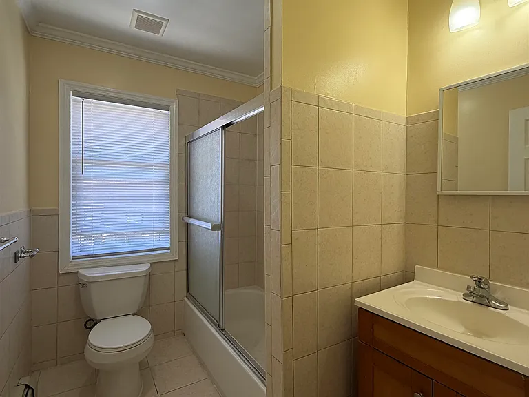 77 Hutton St #4 — Photo 10