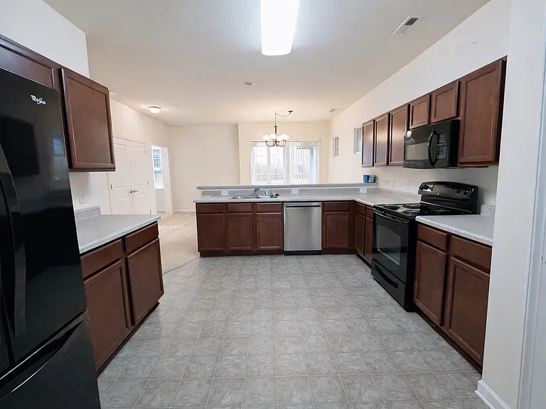 4064 Broadview Ln — Photo 5