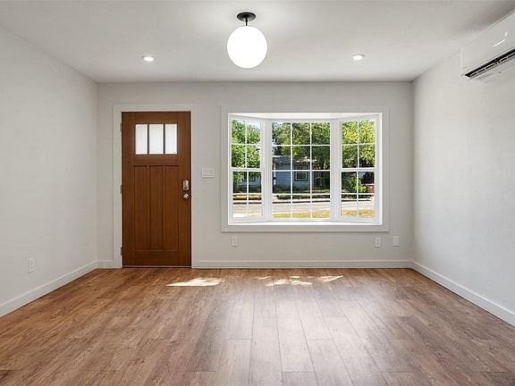 4th image of 1176 Graham St