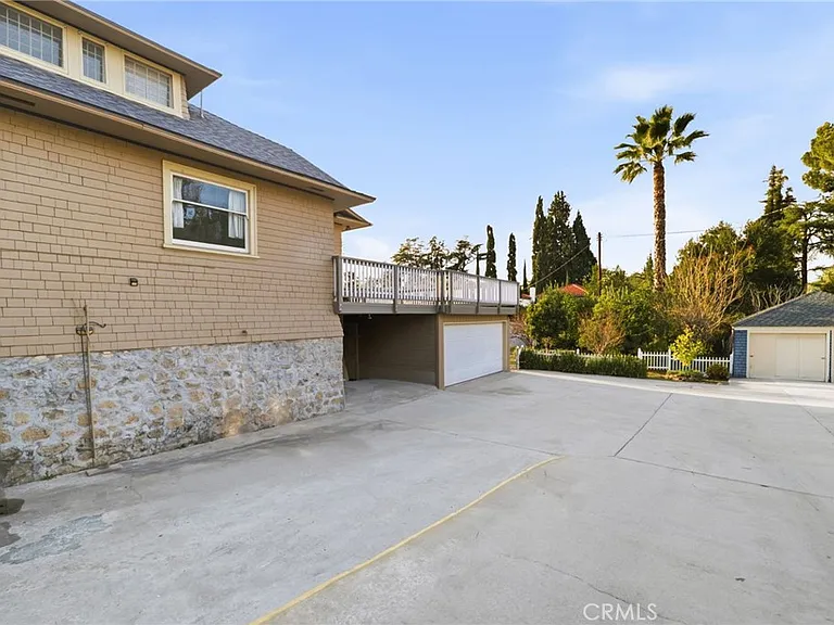 1200 Cedar Ave — Photo 44