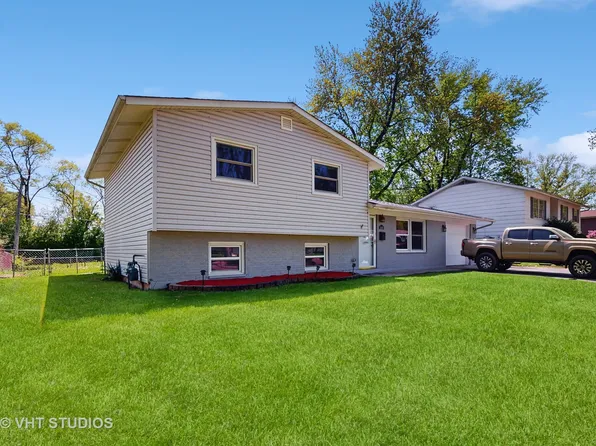 1410 Oakwood Ave, Hanover Park, IL 60133