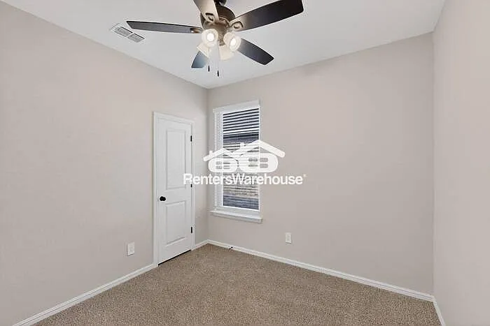 8517 Centerboard Ln — Photo 39