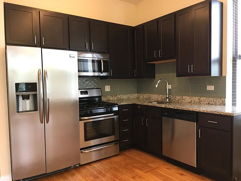 2159 W Belle Plaine Ave #2N — Photo 1