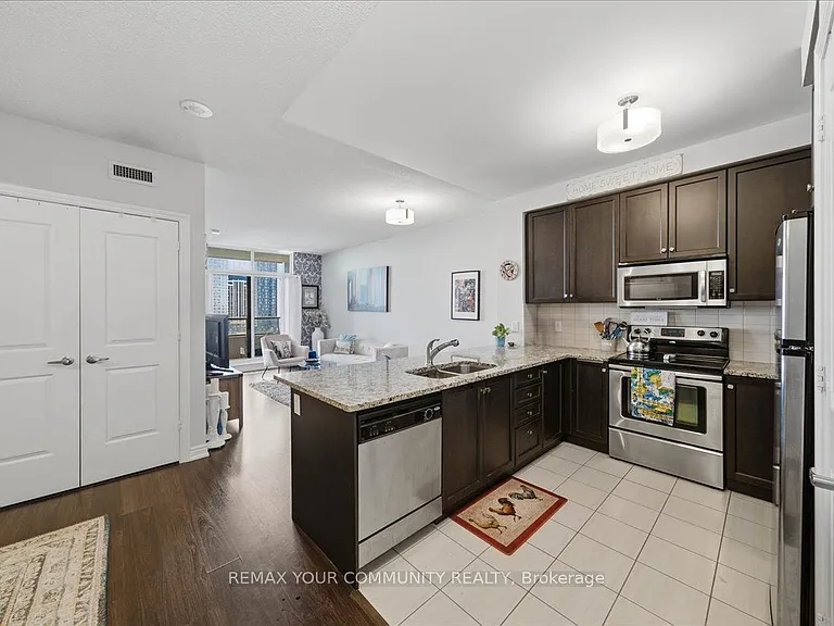 9245 Jane St #1109 — Photo 9