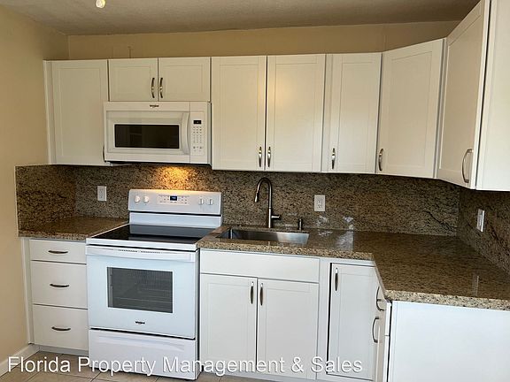 2nd image of 6241 SW 38th Ct #E