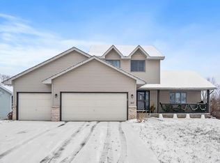 107 Summerfield Dr, Waverly, MN 55390