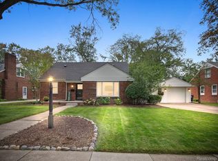 2734 Bamlet Rd, Royal Oak, MI 48073