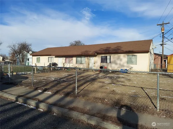 909 & 913 Lowry Street, Moses Lake, WA 98837