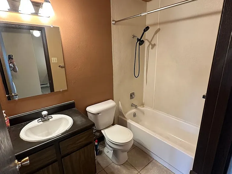1409 Stoddard St — Photo 12