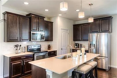 3240 E Whitestone Blvd #17 — Photo 3