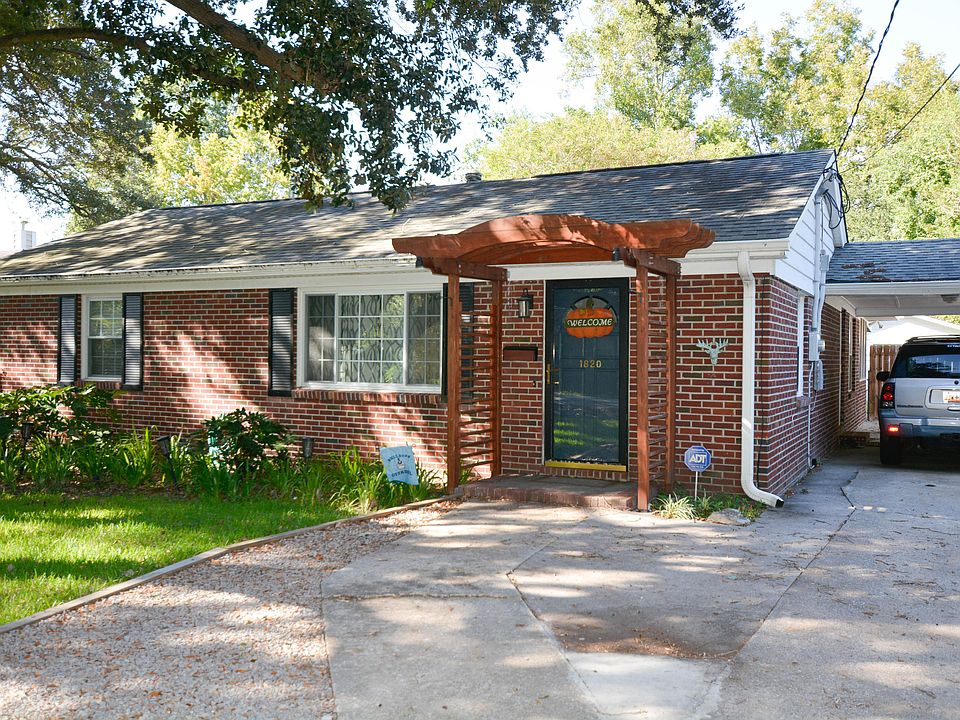 2nd image of 1820 Pebble Rd
