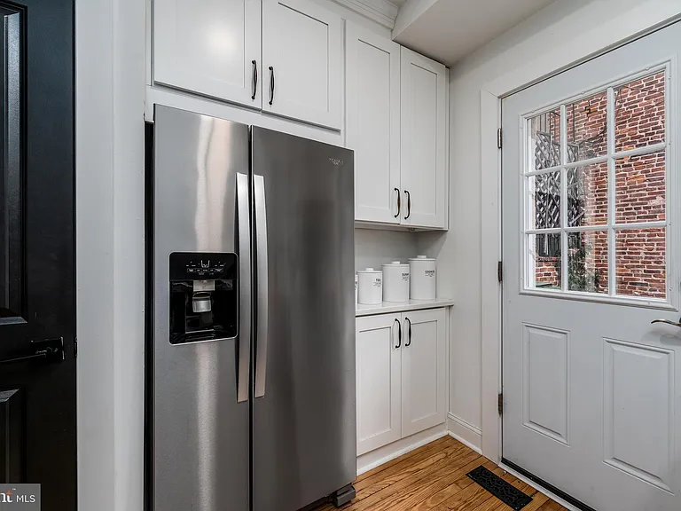 803 S Bond St — Photo 8