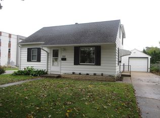 302 18th Ave SW, Rochester, MN 55902