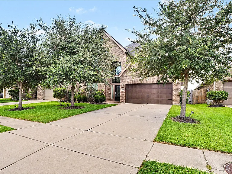 2310 Falcon Brook Dr — Photo 2
