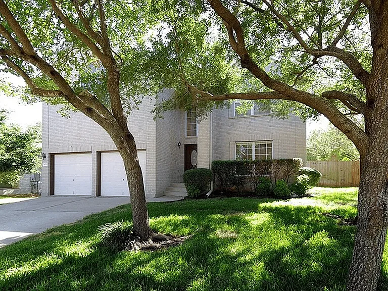 920 Tallow Trl — Photo 1
