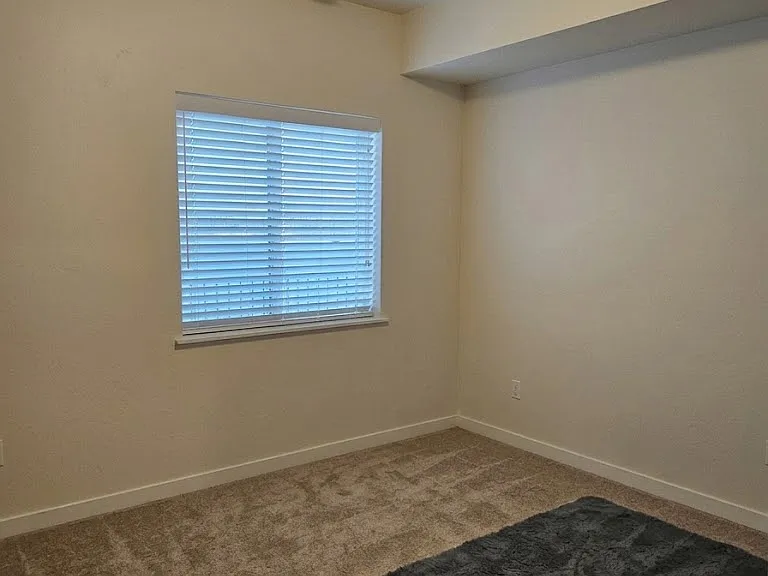 Maine Ave Apartments — Photo 18